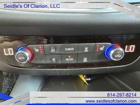 Used 2018 Buick Enclave Essence AWD/4WD image 21