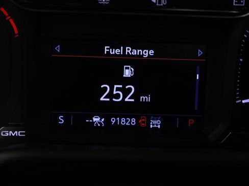 Used 2021 GMC Sierra 1500 SLT image 17