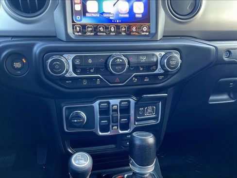 Used 2021 Jeep Gladiator Sport AWD/4WD image 17