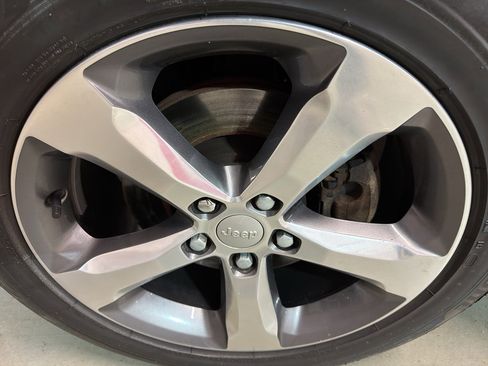 Used 2012 Jeep Grand Cherokee Overland image 33