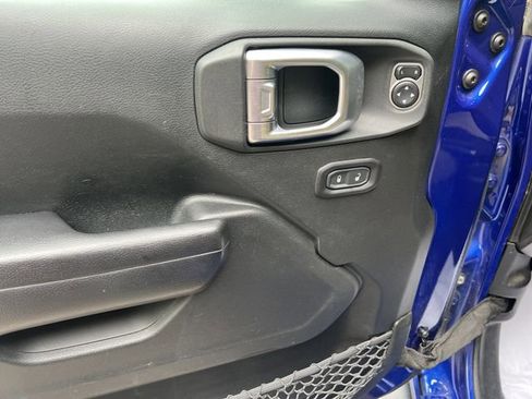 Used 2018 Jeep Wrangler Sport AWD/4WD image 12