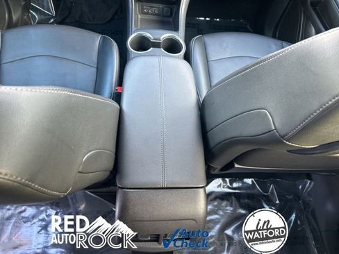 Used 2024 GMC Terrain SLT image 13