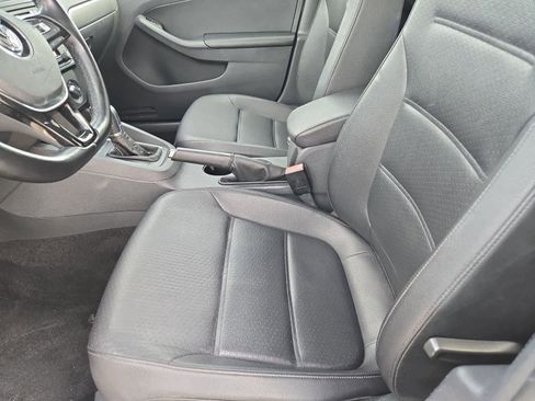 Used 2016 Volkswagen Jetta SE image 14