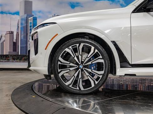 Used 2025 BMW X7 M60i AWD/4WD image 7