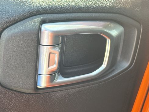 Used 2025 Jeep Wrangler Unlimited Sport AWD/4WD image 30