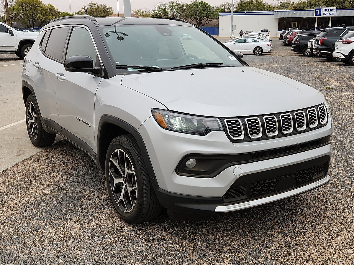 Used 2025 Jeep Compass Limited AWD/4WD image 4
