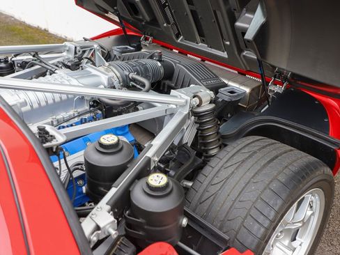 Used 2006 Ford GT RWD image 14