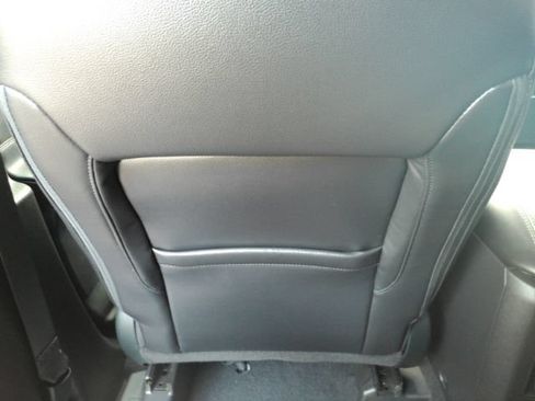 Used 2021 Ford Explorer XLT w/ Equipment Group 202A AWD/4WD image 29