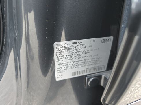 Certified 2025 Audi Q5 Premium Plus w/ Premium Plus AWD/4WD image 32