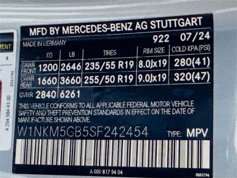 Certified 2025 Mercedes-Benz GLC 350e 4MATIC w/ AMG Line image 34