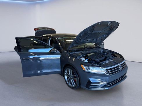 Used 2018 Volkswagen Passat 2.0T R-Line FWD image 7