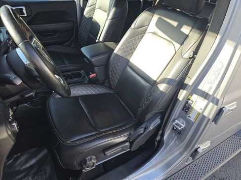 Used 2021 Jeep Gladiator Overland image 13