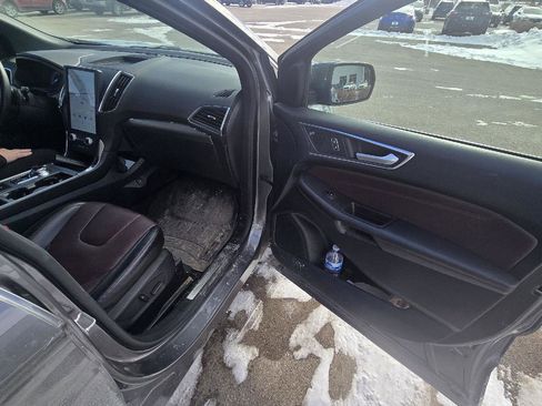 Used 2022 Ford Edge Titanium w/ Equipment Group 301A image 18