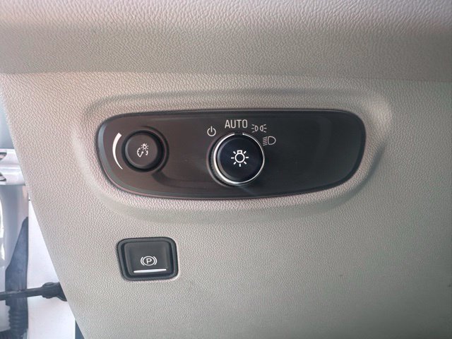 Used 2023 GMC Terrain SLE AWD/4WD image 16