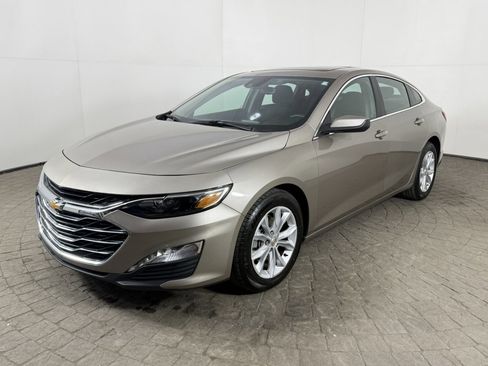 Used 2024 Chevrolet Malibu LT FWD image 3