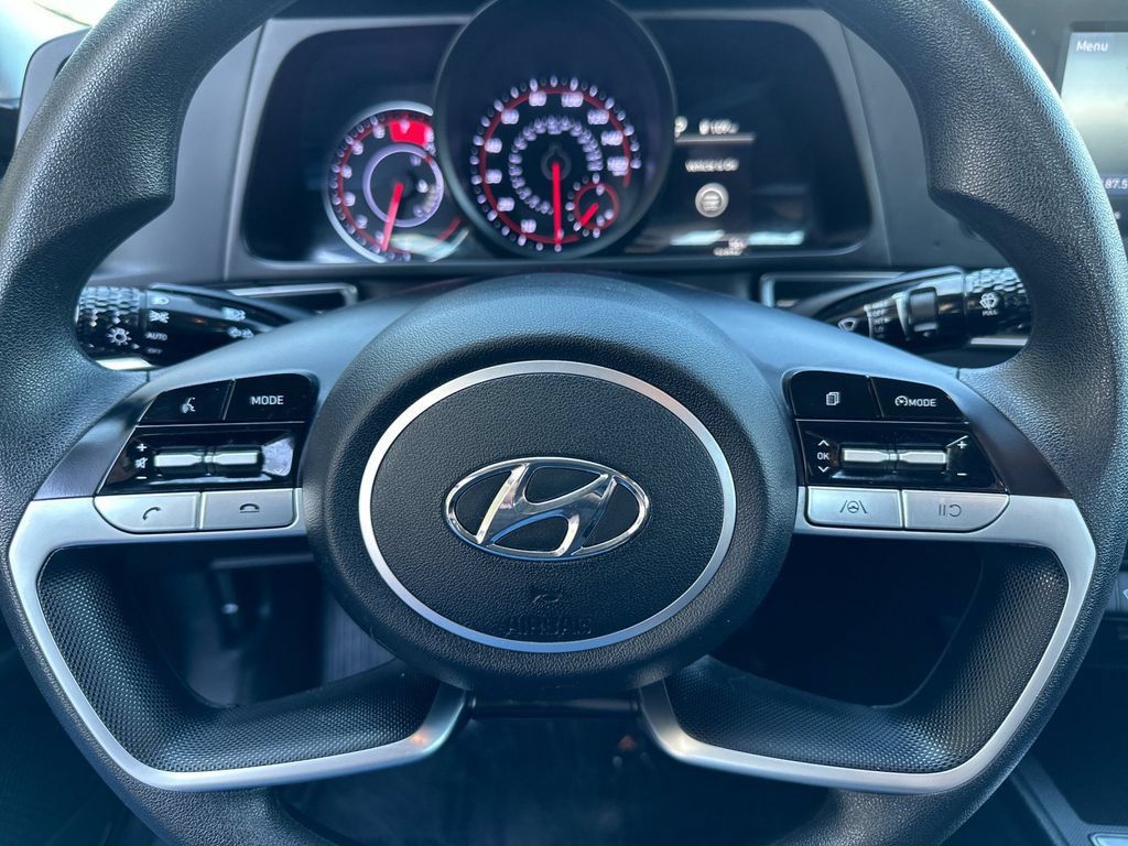 Used 2023 Hyundai Elantra SEL FWD image 21