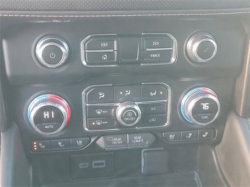 Used 2024 GMC Yukon XL AT4 w/ Technology Package image 20