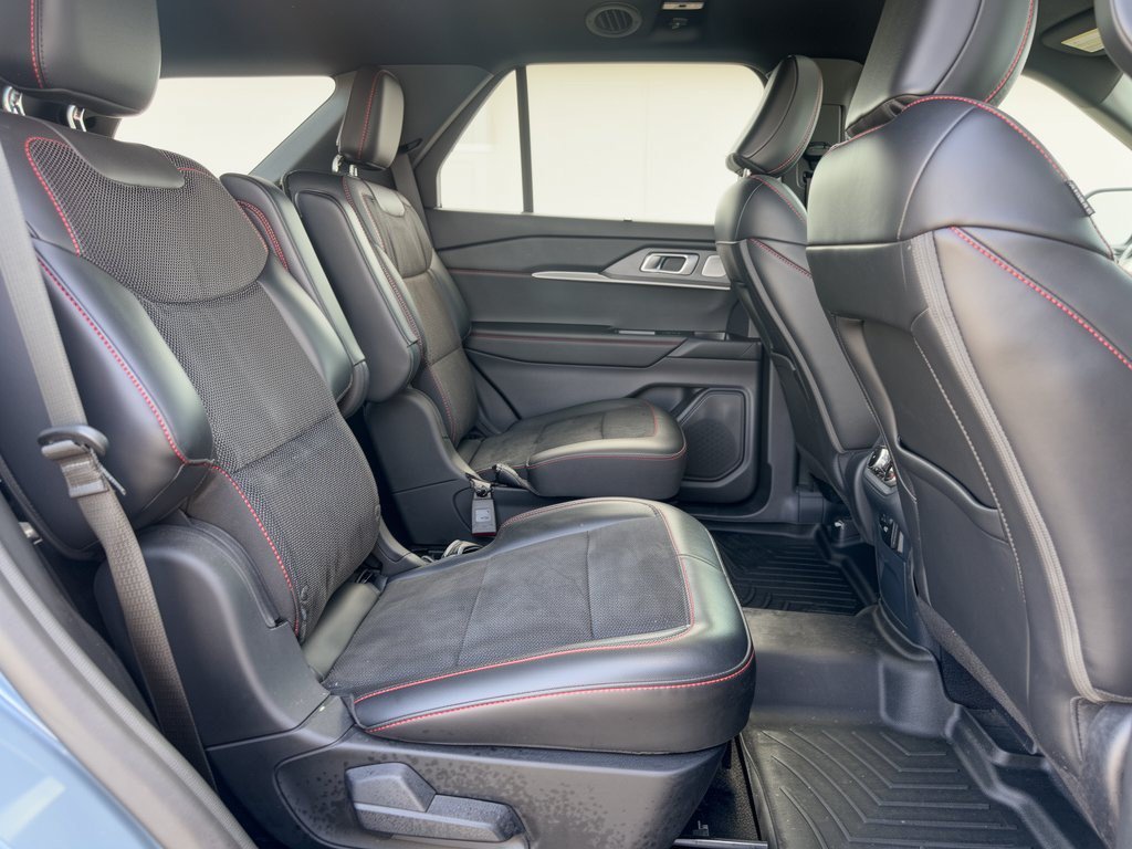 Used 2025 Ford Explorer ST AWD/4WD image 29