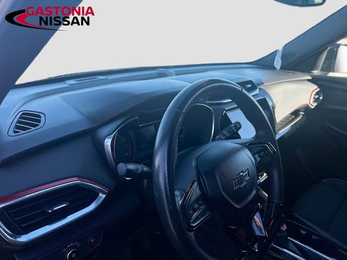 Used 2021 Chevrolet TrailBlazer RS w/ Convenience Package image 11