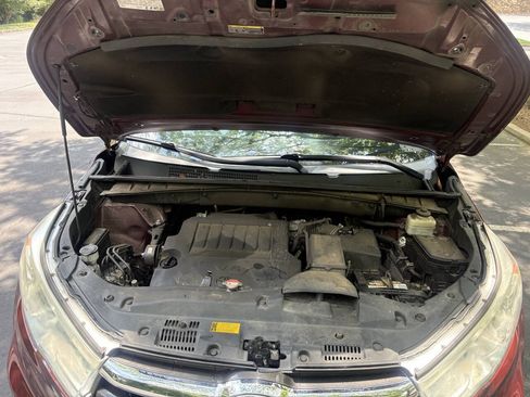 Used 2016 Toyota Highlander XLE FWD image 14