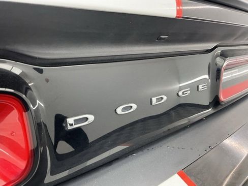 Used 2016 Dodge Challenger SRT Hellcat image 25