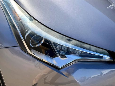 Used 2018 Toyota C-HR XLE image 26