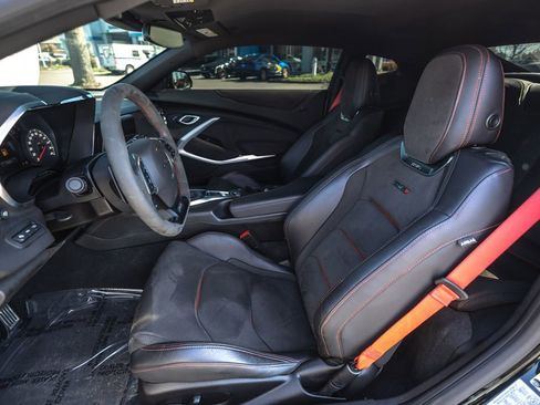 Used 2020 Chevrolet Camaro ZL1 image 19