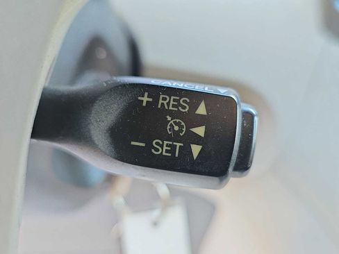 Used 2014 Toyota Sienna XLE image 18