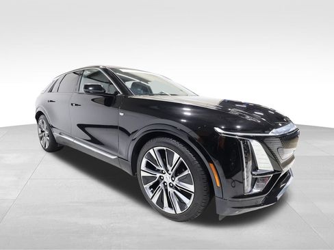 Certified 2025 Cadillac Lyriq Luxury AWD/4WD image 6
