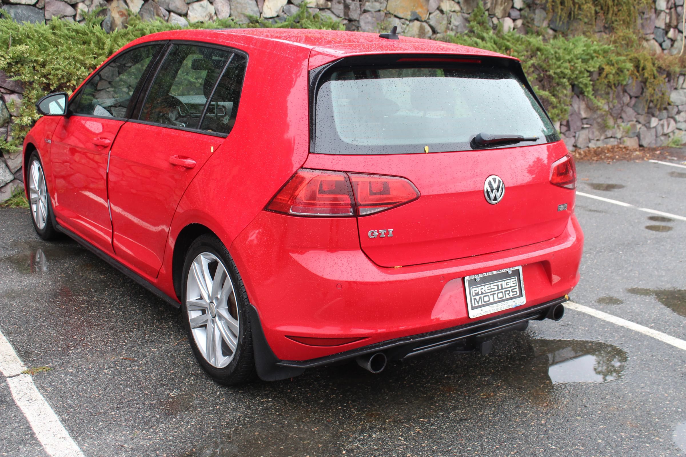 Used 2015 Volkswagen GTI Autobahn w/ Lighting Package (SEL) FWD image 9