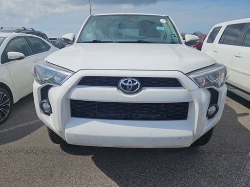 Used 2014 Toyota 4Runner SR5 Premium image 2