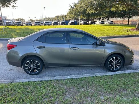 Used 2017 Toyota Corolla SE FWD image 7