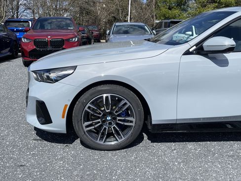 New 2026 BMW 530i xDrive w/ M Sport Package AWD/4WD image 4