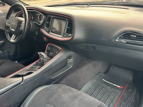 Used 2016 Dodge Challenger R/T Scat Pack w/ Leather Interior Group image 19