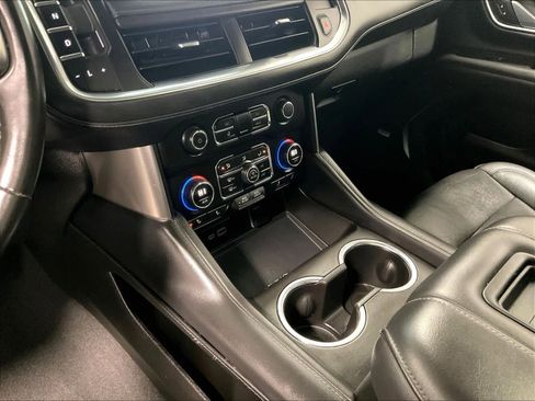 Used 2023 Chevrolet Tahoe Z71 w/ Luxury Package image 21