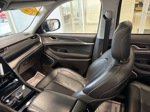 Used 2021 Jeep Grand Cherokee L Limited image 36