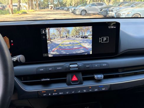 Used 2025 Kia K4 LXS image 17