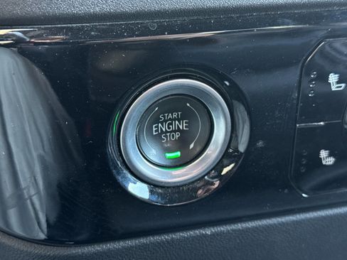 Used 2024 GMC Sierra 1500 SLT AWD/4WD image 18