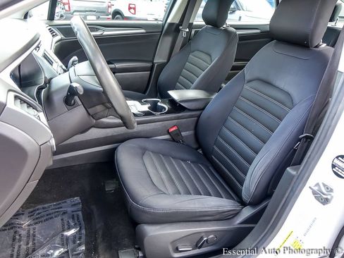 Used 2014 Ford Fusion SE FWD image 8