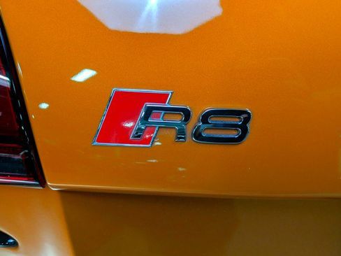 Used 2015 Audi R8 V8 w/ Full Leather Package image 32