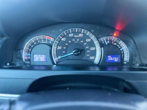 Used 2014 Toyota Camry SE FWD image 20