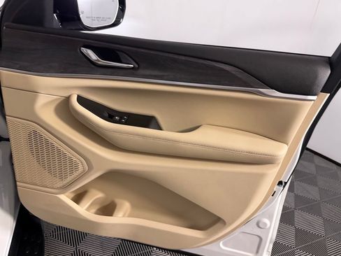 Certified 2025 Jeep Grand Cherokee L Limited w/ Luxury Tech Group II RWD image 35
