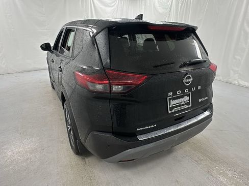 Used 2023 Nissan Rogue SV image 5