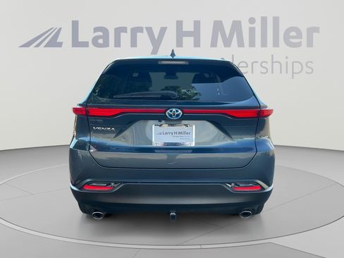 Certified 2024 Toyota Venza LE AWD/4WD image 3