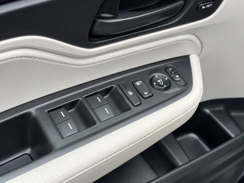 Used 2025 Honda Odyssey EX-L image 25