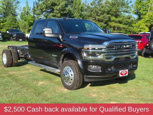 New 2026 RAM 5500 4x4 Crew Cab w/ Laramie Trim Package image 2