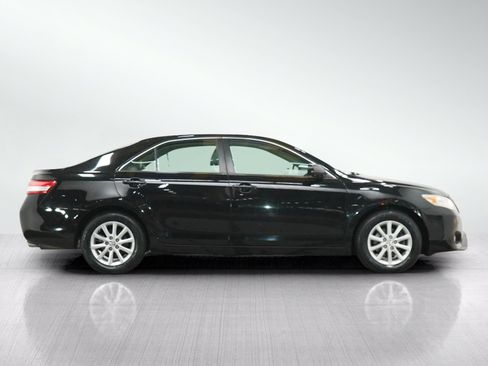 Used 2011 Toyota Camry XLE w/ XLE Extra-Value Pkg #1 FWD image 6