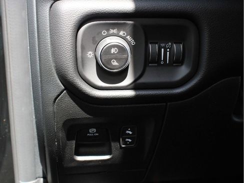 New 2026 RAM 1500 Laramie AWD/4WD image 15