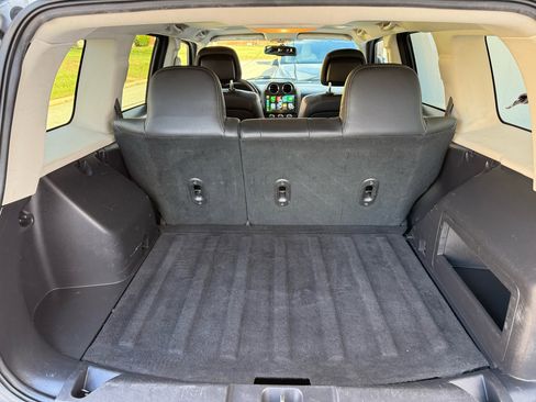 Used 2017 Jeep Patriot High Altitude image 22