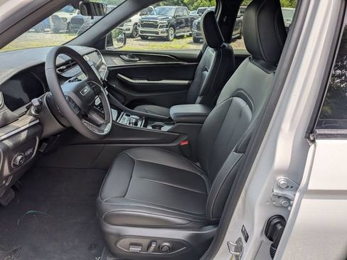 New 2026 Jeep Grand Cherokee Limited AWD/4WD image 9